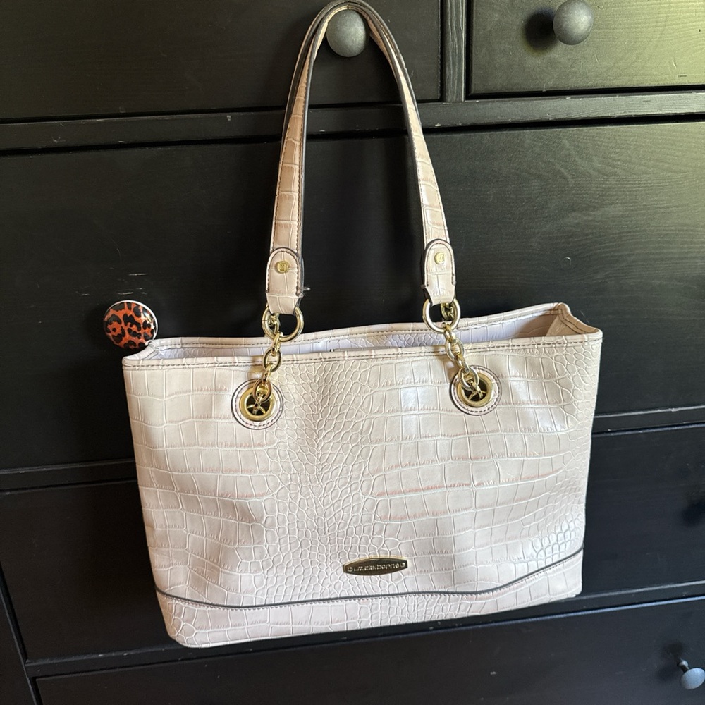 Liz Claiborne Cream Bag With Gold Hardware